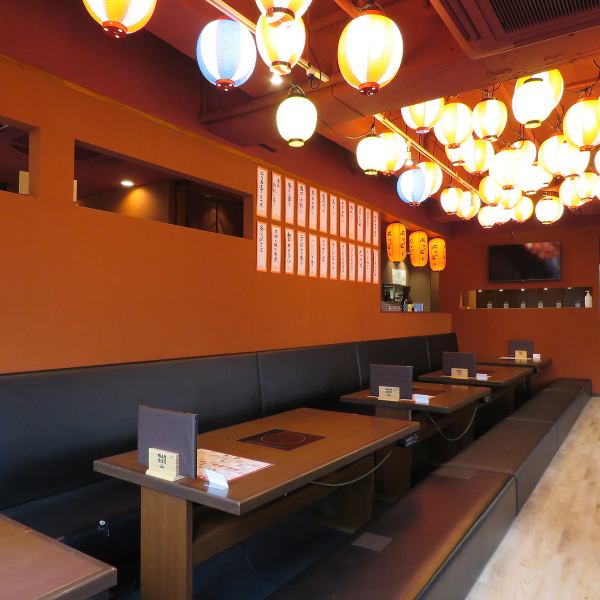 広々とした店内は、最大40名様までの貸切利用にも対応しております。団体様でのご宴会やパーティー、二次会など、人数に合わせた空間をご提供いたします。多彩なシーンに寄り添う開放的な空間で、皆様と美味しい鍋を囲めば自然と笑顔が溢れます。思い出に残る素敵な宴を、ぜひ当店で心ゆくまでお楽しみください！