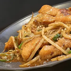 和牛ホルモンMIX炒め