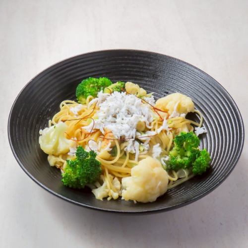 ●シラスとカリブロのアンチョビスパゲッティ