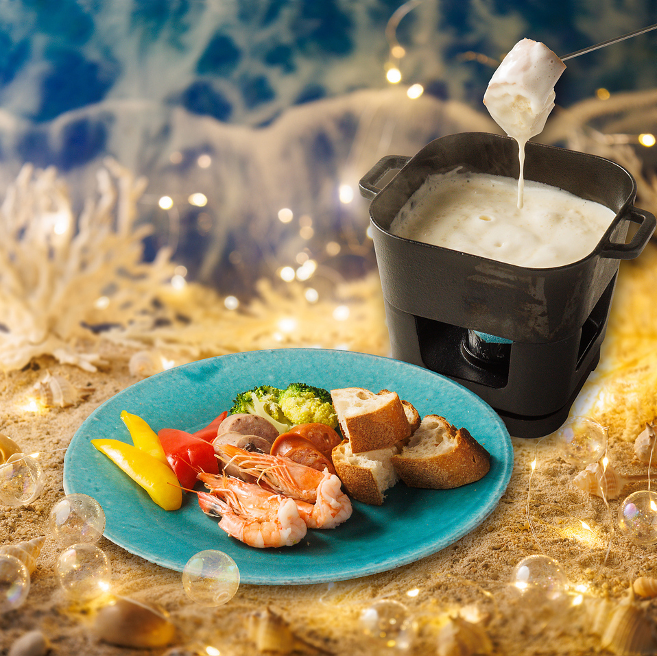 The atmosphere is popular with women, whether for lunch or dinner.A close-up aquarium experience