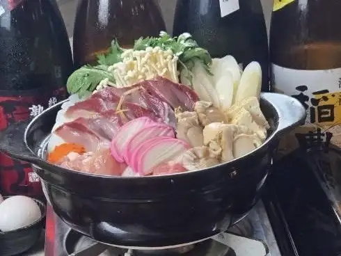 ちょっと豪華&満腹!選べる鍋2時間飲み放題コース★ブリの出世寄せ鍋、旬の刺身5点盛りなど!