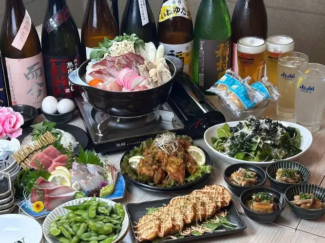 橫濱年末新年派對:在 Issun 選擇您喜歡的火鍋,享受 2 小時暢飲套餐!為這家成功的鰤魚火鍋居酒屋乾杯!