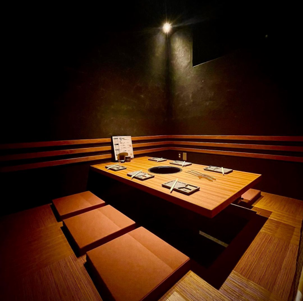 【各種ご宴会や歓送迎会に◎】人気の半個室風の掘りごたつ座敷は、周りを気にせずゆったりとお食事をお楽しみいただけます。プライベートな空間で大切な方とのお時間をお過ごしください。各種宴会や接待、デートなどのお席にもご利用いただけます！