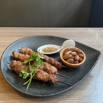 ラム肉の北京屋台のスパイシー串焼き(3本)