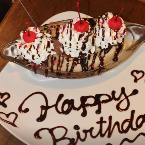 【プリンアラモード】誕生日サプライズにぴったり！愛を込めたバースデープレートのご予約承っております♪