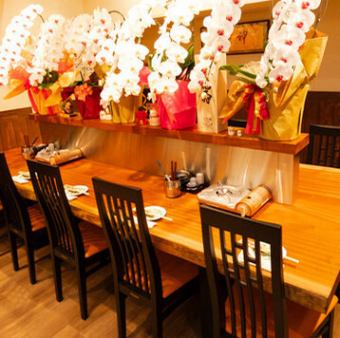 飲み会におすすめな大テーブル席もご用意しております。