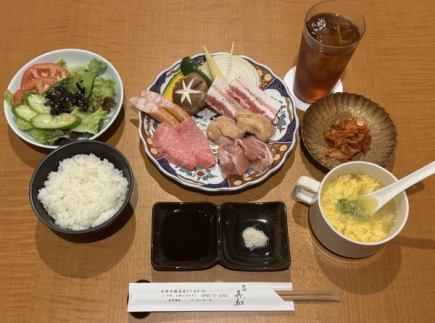 真和五種盛りランチ