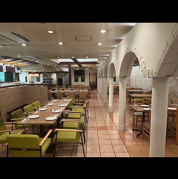 ビュッフェ食べ放題と飲み放題で、大人も子供も大満足！飲み放題にはヱビスビールも含まれており、ビール好きにはたまらないラインナップ。様々なドリンクを味わえる当店で、楽しいひとときをお過ごし下さい。