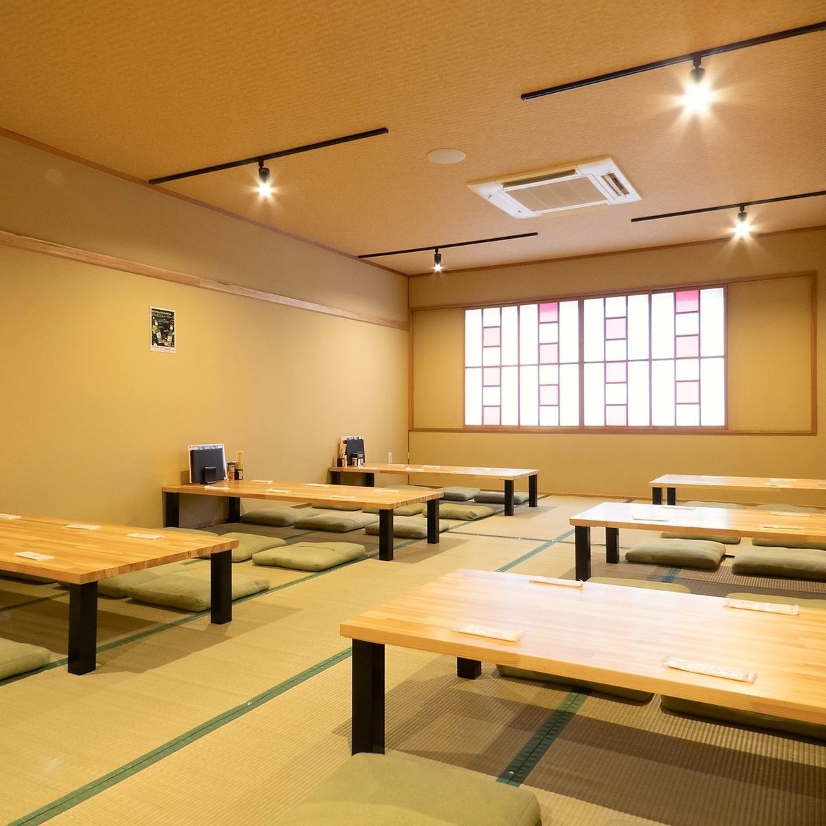 2 층의 좌석은 15 명 후부터 전세하고 있습니다! 꼭 예약하세요 ♪