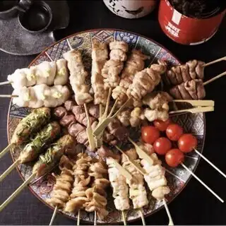 【焼き鳥食べ放題コース 】創作逸品＆焼き鳥の食べ放題など１４品+２時間飲み放題付