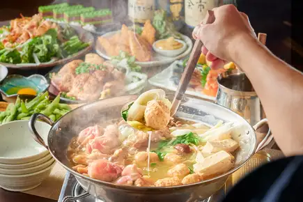 ☆2026年忘年会に☆【鳥福コース】鶏白湯or水炊き選べる鍋付9品+3時間飲み放題付3980円