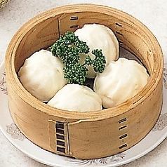 Steamed dumplings (6 pieces), Xiaolongbao (4 pieces), Sesame dumplings (5 pieces)