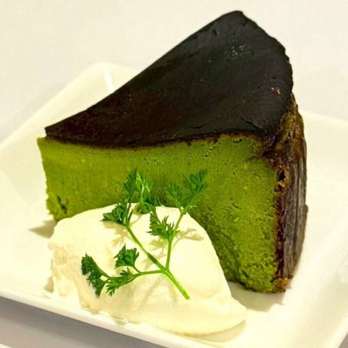 バスクチーズケーキ　抹茶