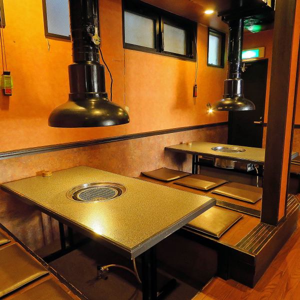 [Table] You can enjoy a relaxing meal in a calm atmosphere and a large table.In addition, as a yakiniku restaurant for everyday use, please feel free to use it for one person, a date, a girls-only gathering, a family meal, etc. You can use it with confidence even for meals on a large scale ★