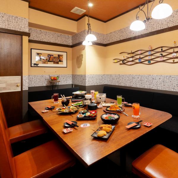 Digging seats, table seats, counter seats.Various types of seats make an outstanding performance in various scenes! Have a good time from drinking crispy for one person to banqueting with a large number of people!