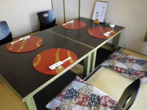 Spacious sunken kotatsu seats♪