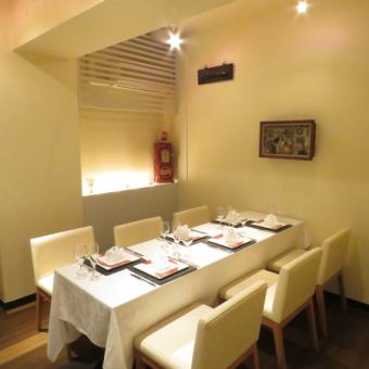 [Complete private room for 6 people x 1 room] Please spend a special day in a private space.It can be used in a wide range of scenes such as "entertainment", "face-to-face", "date", "anniversary", "birthday" ♪ We can guide from 2 people to up to 6 people ♪ Lunch is more than 4 people and course price 3000 yen Dinner is available from 2 people.Make a reservation in a private room as soon as possible.