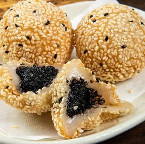 Sesame dumplings