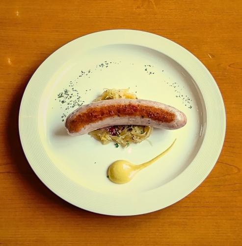 白いハーブのソーセージ