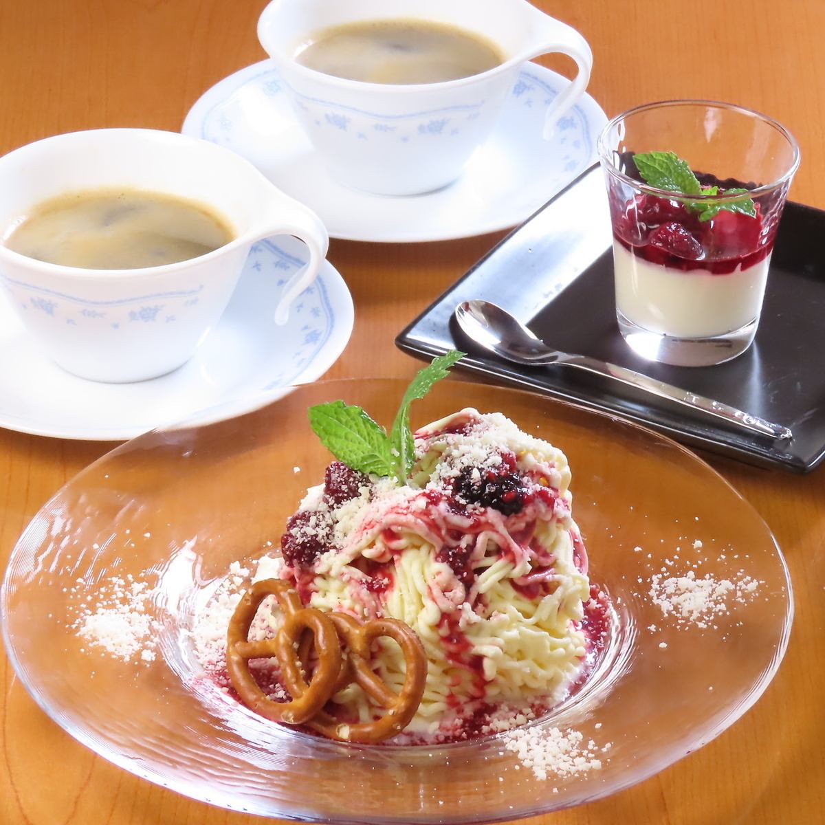 A warm, local restaurant where you can enjoy authentic flavors in a relaxed atmosphere.