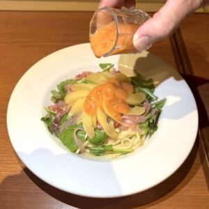 桃とルッコラの冷製パスタ