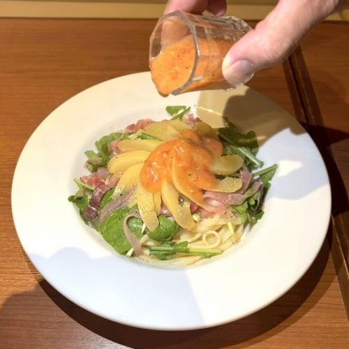 桃とルッコラの冷製パスタ