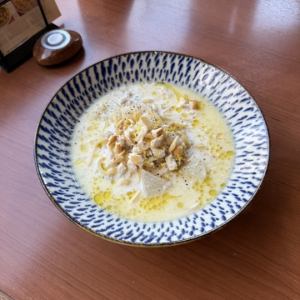 柚子香味冬季蔬菜白湯義大利麵