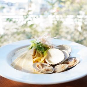 참나무와 순의 봄향기 오일 소스