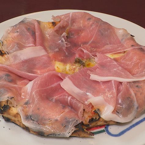 "Margherita with uncured ham and porcini" introduced in the Michelin Guide Tokyo & Niigata Special Edition