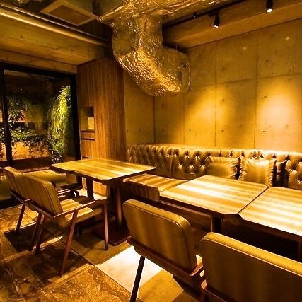We accept charter from 20 people ◎ It is perfect for wedding second party and event / party as it is equipped with projector and microphone ☆ It is one minute walk from Nakameguro station so even OK late evening!