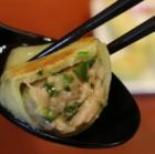 青龍餃子（ニラ）　4個