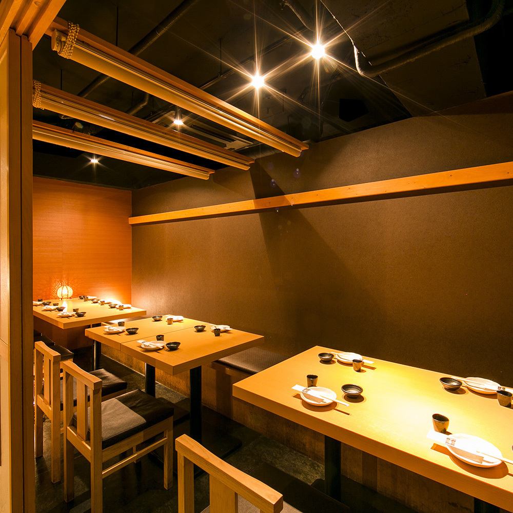 The private rooms with a Japanese feel are attractive.