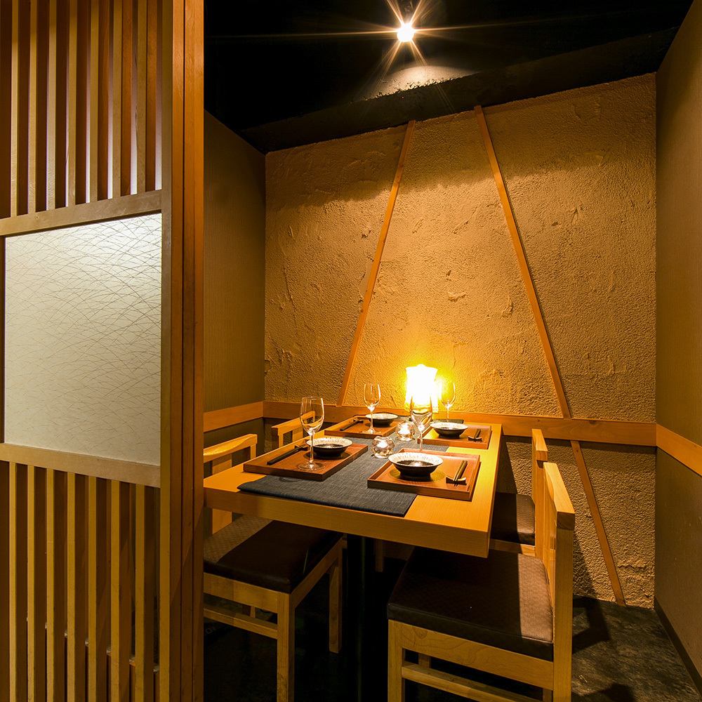 The private rooms with a Japanese feel are attractive.
