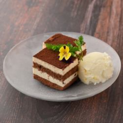 Rich tiramisu