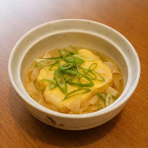豆腐皮配浓酱和卷蛋