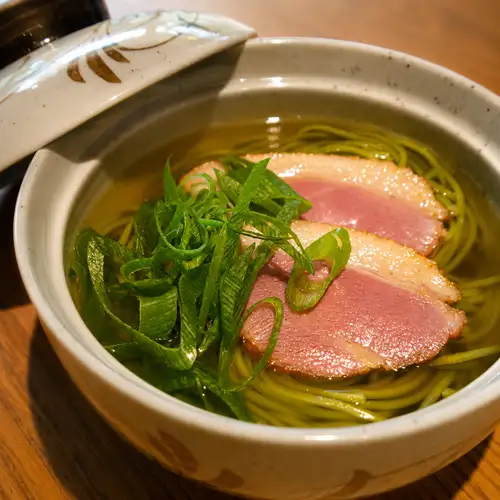 日式高汤鸭配葱花荞麦面