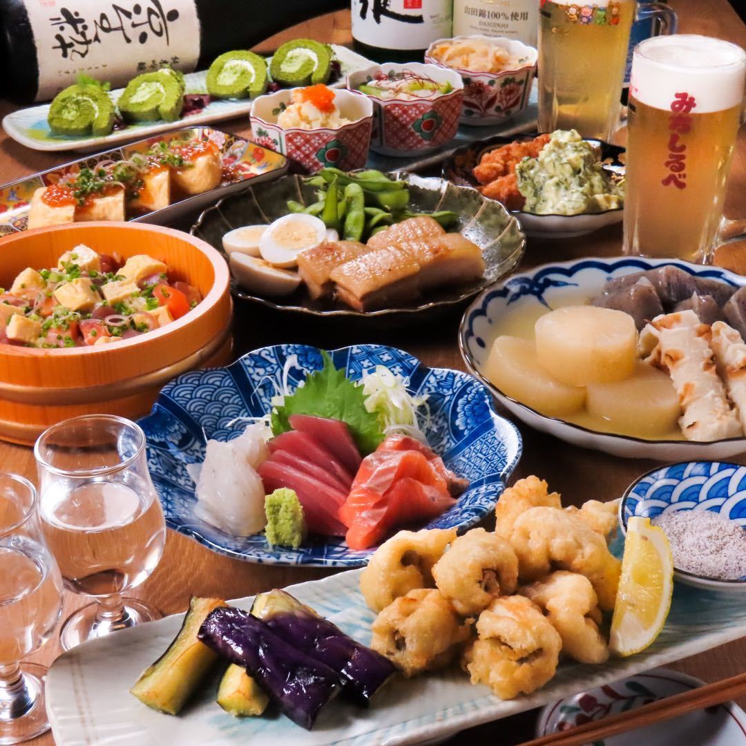 A creative Japanese izakaya located just a 1-minute walk from Kyoto Station, where you can enjoy signature dishes such as tamagoyaki (rolled sushi), one-hand sushi, and Kyoto-style oden.