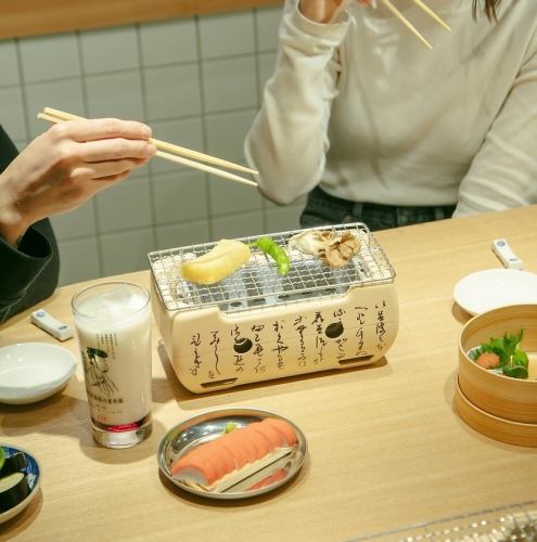 最高の食べごろは、"お客様が決める"七輪で焼き上げる