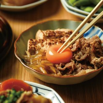 老舗惣菜店の味を再現した牛すき煮