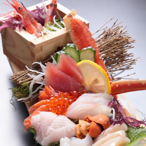 8 points of sashimi sent directly from 11 fishing ports in Hokkaido