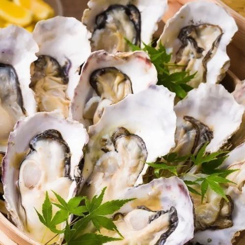極上 生牡蠣 (カットレモン　ポン酢　蒸し焼き)　1個