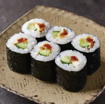 [Rolled Sushi] Eel and Cucumber Roll