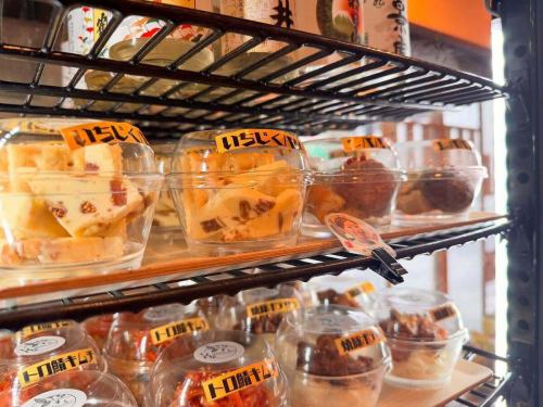 "Katanashi Konan, Snack Update! Kawasaki Izakaya, Katanashi Konan"
Snacks are available for take-out.
From 360 yen.
Open from 12pm today too!
Enjoy hot tempura in a cool restaurant.
We look forward to seeing you.

Tempura Sakaba Katanashi Konan
Access
5 minutes walk from JR Kawasaki Station

▼Opening hours
Mon~Fri
11:30~23:00 (last orders 22:30, drinks last orders 22:30)

{Starting in April! Open on Tuesday nights!}
16:00 ~23:00 (LO 22:30, drink LO 22:30)

Saturdays, Sundays and holidays
12:00~22:30 (last orders 22:00, last orders for drinks 22:15)

▼This store accepts invoices.

#Kawasaki Izakaya
#Kawasaki Tempura
#KawasakiDaytimeDrinking
#Kawasaki Station Izakaya
#Katanumatonan
