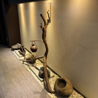全席個室で叶える上質なプライベート空間。高級感漂う落ち着いた雰囲気の中、お食事と会話をご満喫下さい。