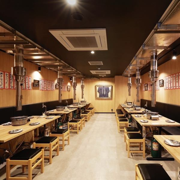 広々とした店内と、清潔感のある空間は大人数でもご来店いただけます！打ち上げや宴会、歓送迎会など様々なシーンでご利用くださいませ♪