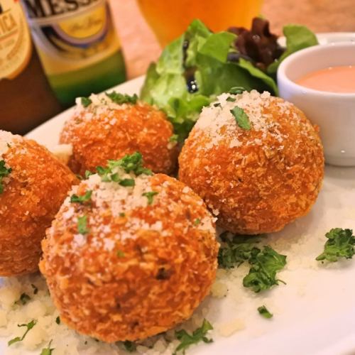 Hokuhoku! Olive croquette with irresistible saltiness