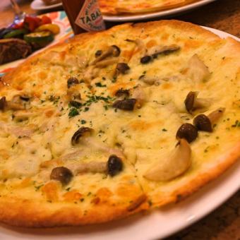 Mushroom garlic pizza !!