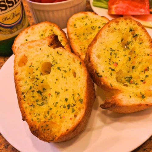 Gagaga garlic toast
