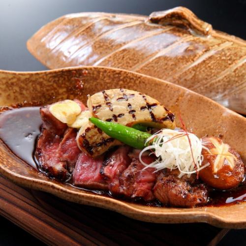 Japanese Black Beef Ceramic Plate Grilled with Sesame Sauce