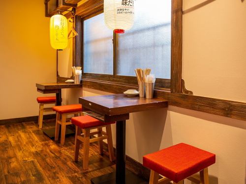 A bright wooden interior.Enjoy sake with our specialty sushi and tempura in a nostalgic atmosphere.